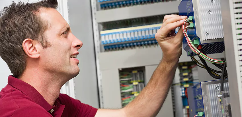 Offshore and Petroleum Facility Electrician in Prattville